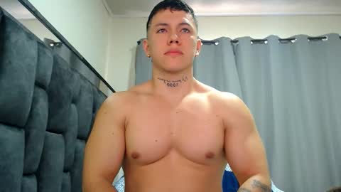 Snapshot of mateosexyhot22 chatting on December 2025 01:52:02 PM Mateo online show from December 2025 01:52:02 PM