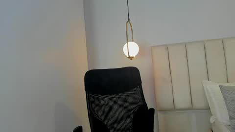 Mateo Zar online show from May 2026 01:31:01 PM