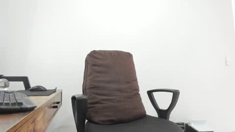 Matheus     online show from February 2025 03:52:01 PM