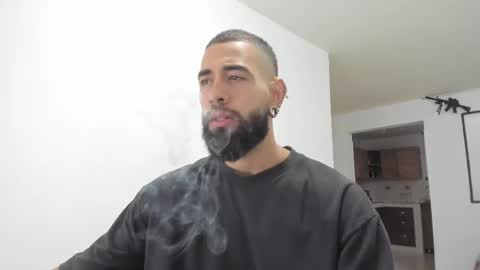 Matheus     online show from March 2025 08:27:02 PM