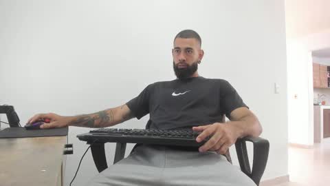 Matheus     online show from March 2025 03:45:02 PM