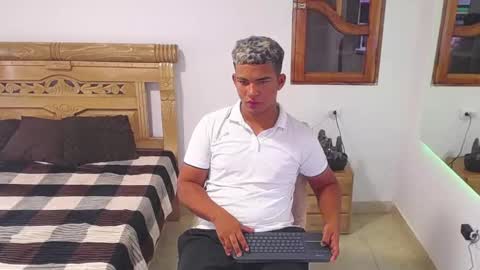 Snapshot of mathews__ chatting on December 2025 05:49:02 AM mathews__ online show from December 2025 05:49:02 AM