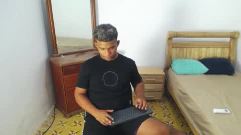 Snapshot of mathews__ chatting on December 2025 03:01:02 AM mathews__ online show from December 2025 03:01:02 AM