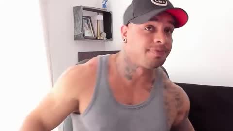 Snapshot of mathews_roses chatting on September 2025 03:45:01 PM Marck Mathews online show from September 2025 03:45:01 PM