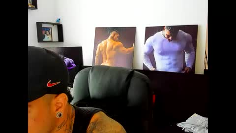 Snapshot of mathews_roses chatting on December 2025 03:29:01 PM Marck Mathews online show from December 2025 03:29:01 PM