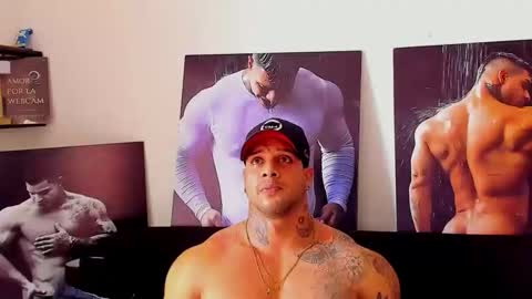 Snapshot of mathews_roses chatting on December 2025 08:02:02 PM Marck Mathews online show from December 2025 08:02:02 PM