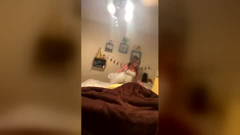 mathislauraashley2023 online show from April 2026 10:29:02 PM