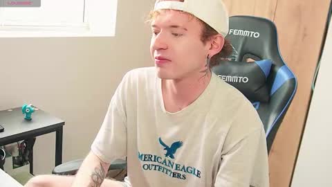 Alejandro Alex online show from October 2025 01:18:01 PM