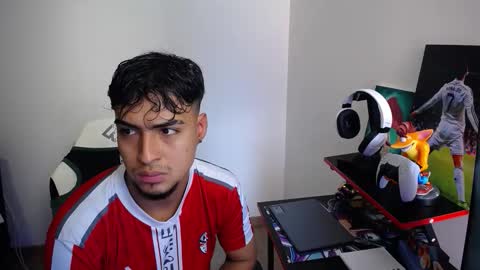 Snapshot of matias_bianco01 chatting on December 2025 06:17:01 PM matias online show from December 2025 06:17:01 PM