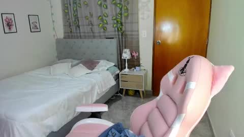 Daniela online show from October 2025 10:45:01 AM