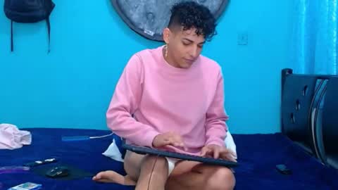 matthew_hawk19 online show from February 2025 09:14:01 PM