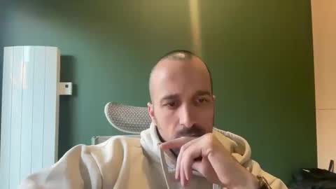 Snapshot of matthias24 chatting on November 2025 02:54:01 PM M online show from November 2025 02:54:01 PM