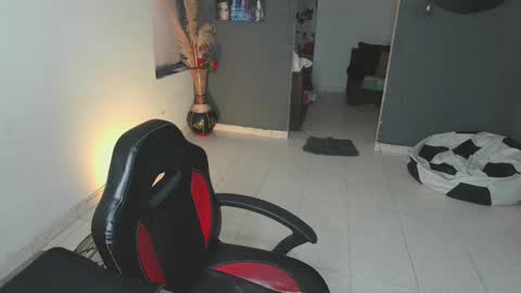 Snapshot of mattias_dantee chatting on February 2025 01:51:02 PM mattias online show from February 2025 01:51:02 PM