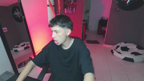 Snapshot of mattias_dantee chatting on February 2025 06:22:02 PM mattias online show from February 2025 06:22:02 PM