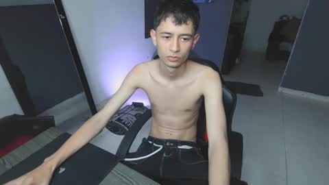 Snapshot of mattias_dantee chatting on February 2025 03:03:01 AM mattias online show from February 2025 03:03:01 AM