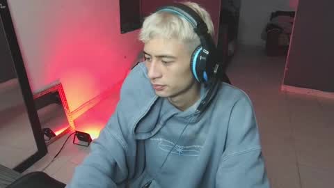 Snapshot of mattias_dantee chatting on February 2025 08:06:02 AM mattias online show from February 2025 08:06:02 AM