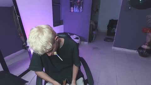 Snapshot of mattias_dantee chatting on February 2025 06:21:02 AM mattias online show from February 2025 06:21:02 AM