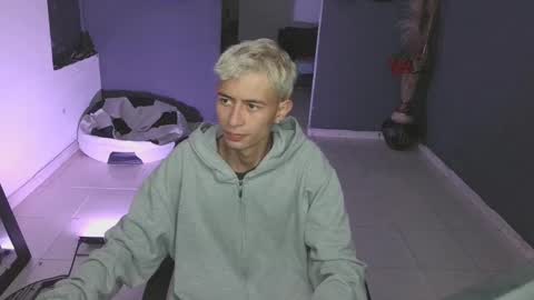 Snapshot of mattias_dantee chatting on March 2025 02:57:02 AM mattias online show from March 2025 02:57:02 AM