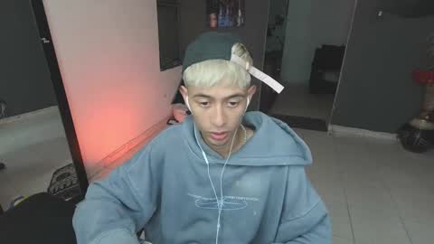 Snapshot of mattias_dantee chatting on March 2025 09:20:01 PM mattias online show from March 2025 09:20:01 PM