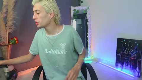 Snapshot of mattias_dantee chatting on September 2025 04:01:01 PM mattias online show from September 2025 04:01:01 PM