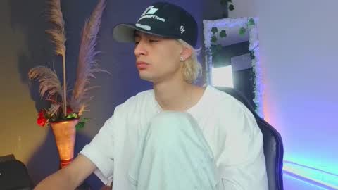 Snapshot of mattias_dantee chatting on October 2025 02:37:02 PM mattias online show from October 2025 02:37:02 PM