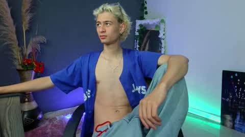 Snapshot of mattias_dantee chatting on October 2025 12:17:01 PM mattias online show from October 2025 12:17:01 PM