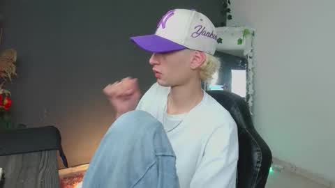 Snapshot of mattias_dantee chatting on October 2025 11:37:01 PM mattias online show from October 2025 11:37:01 PM