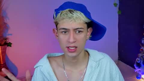 Snapshot of mattias_dantee chatting on December 2025 01:43:02 AM mattias online show from December 2025 01:43:02 AM