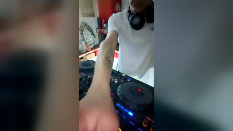 mattiatoyboyxx online show from June 2026 12:46:01 AM