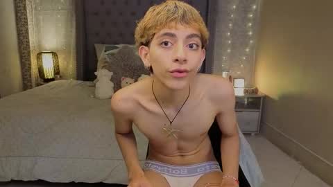 matty_spark online show from November 2025 02:54:01 PM