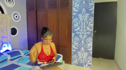 Snapshot of mature_bigass__ chatting on February 2025 12:00:02 PM Maria online show from February 2025 12:00:02 PM