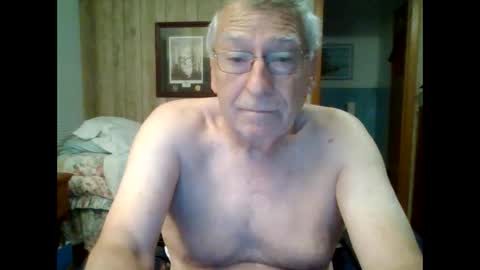 Snapshot of maturecouple1954 chatting on September 2025 10:42:02 AM SXECPL55 at G mail Dot Com online show from September 2025 10:42:02 AM