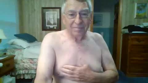 Snapshot of maturecouple1954 chatting on March 2026 11:32:01 AM SXECPL55 at G mail Dot Com online show from March 2026 11:32:01 AM