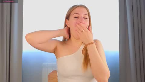 Snapshot of maureencoombs chatting on September 2025 04:34:02 AM maureencoombs online show from September 2025 04:34:02 AM