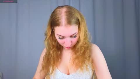 Snapshot of maureencoombs chatting on September 2025 04:05:01 AM maureencoombs online show from September 2025 04:05:01 AM