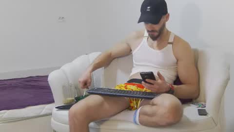 mauro_real_man online show from February 2026 06:48:01 PM