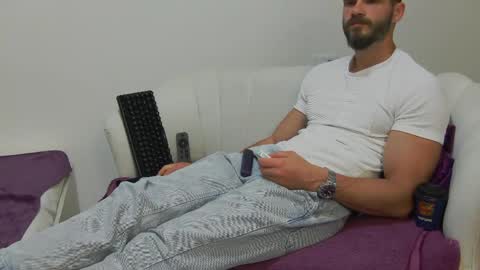 mauro_real_man online show from May 2026 06:47:01 PM