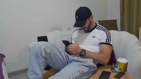 mauro_real_man online show from May 2026 06:50:02 PM