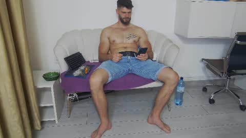 Snapshot of mauro_real_man chatting on July 2026 05:52:01 PM mauro_real_man online show from July 2026 05:52:01 PM