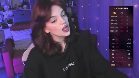 Mavis online show from February 2025 09:23:01 PM