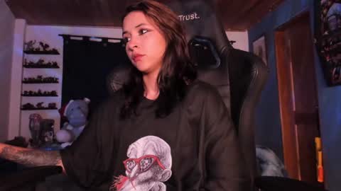 Hilary online show from December 2024 04:01:01 AM