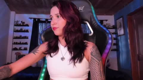 Hilary online show from January 2025 10:57:02 PM