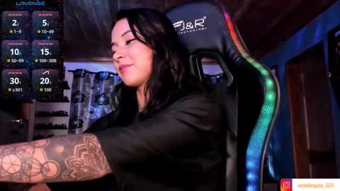 Hilary online show from November 2025 09:26:02 PM