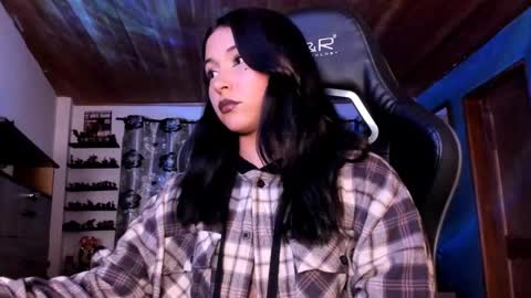 Hilary online show from November 2025 10:48:01 PM