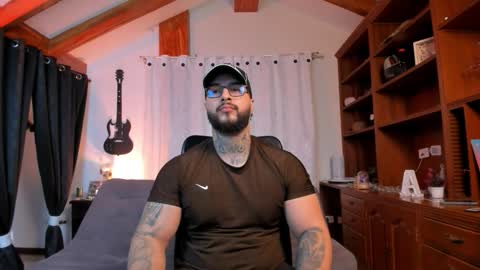 max D. online show from September 2025 12:18:01 PM