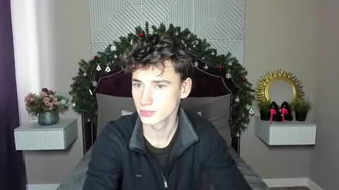 Snapshot of max_foks chatting on January 2026 07:10:02 AM Max online show from January 2026 07:10:02 AM