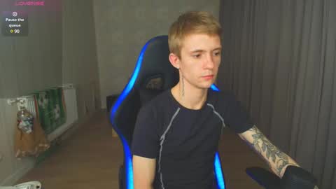 Max Gen with tats 24years  And Ethan without tats 20 years online show from January 2025 05:55:01 PM