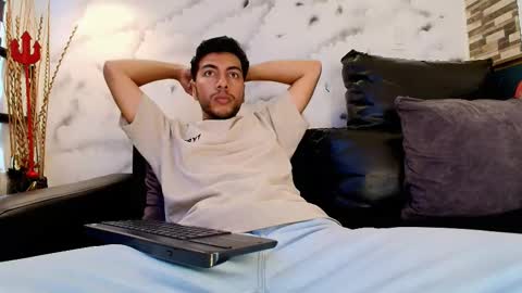 Snapshot of max_hornye chatting on February 2026 07:26:01 PM Max Hornye online show from February 2026 07:26:01 PM