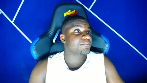 Snapshot of max_jones2 chatting on October 2025 07:58:02 PM MAX online show from October 2025 07:58:02 PM