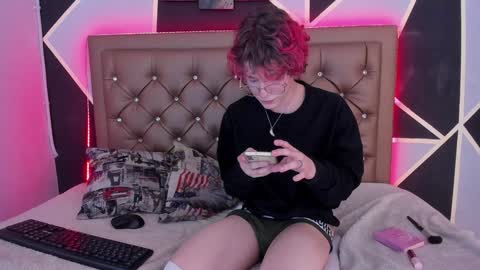 Max lover1 online show from December 2024 06:12:01 PM